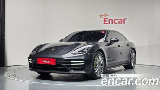 Porsche Panamera 2022