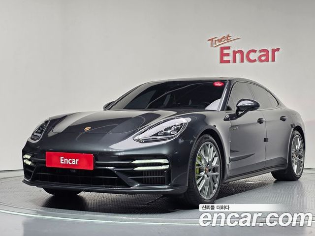 Porsche Panamera 2022