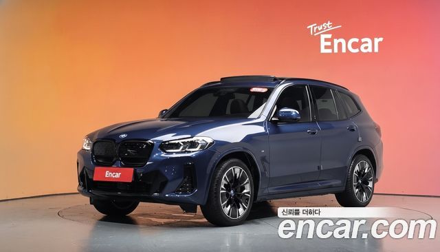 BMW iX3 2025