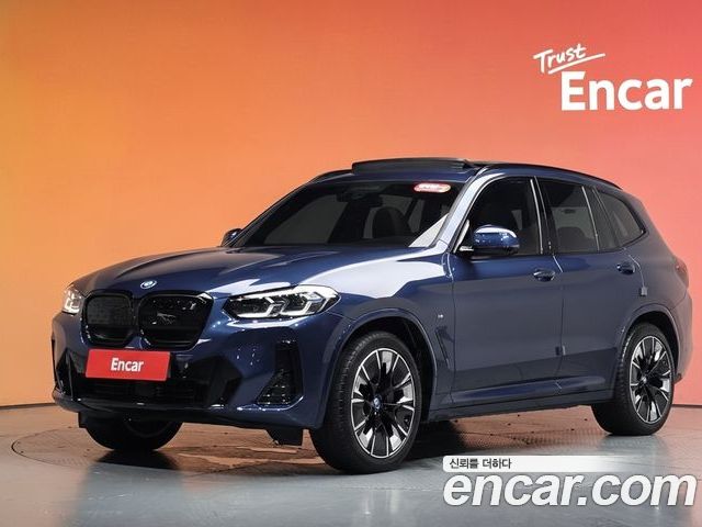BMW iX3 2025