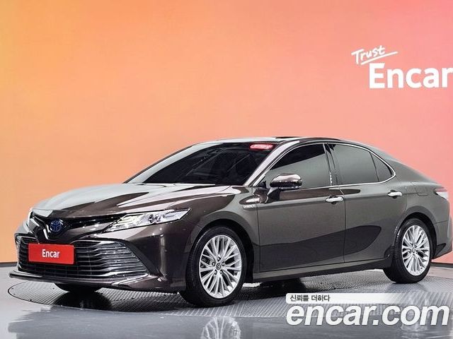 Toyota Camry 2019
