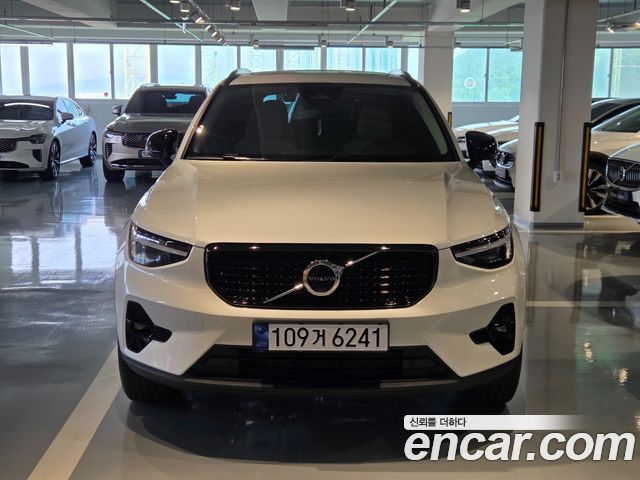 Volvo XC40 2026
