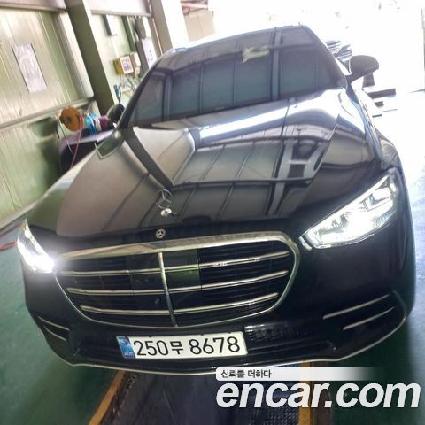 Mercedes-Benz S-Class 2024
