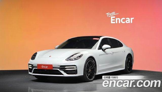 Porsche Panamera 2022