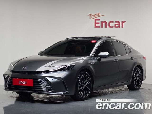 Toyota Camry 2025