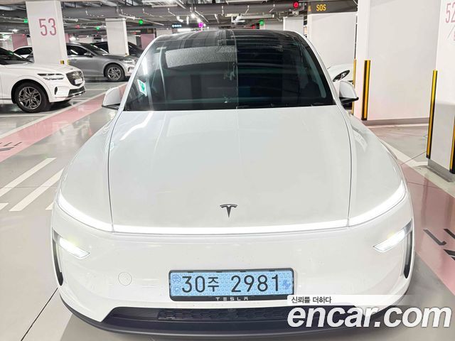 Tesla Model Y 2025