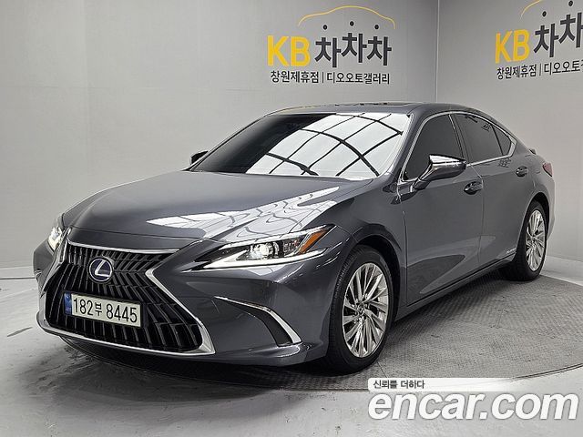Lexus ES 2022