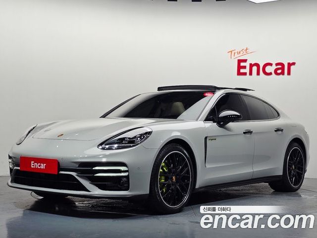 Porsche Panamera 2023