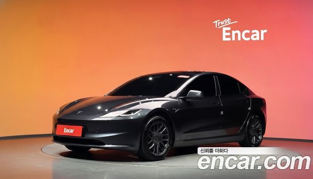 Tesla Model 3 2024