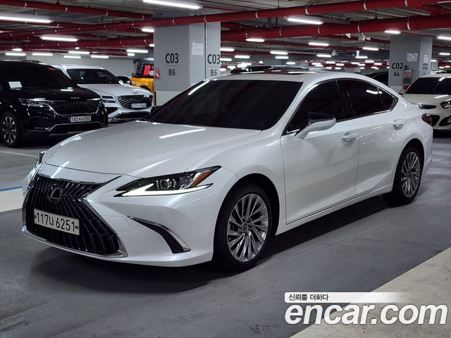 Lexus ES 2024