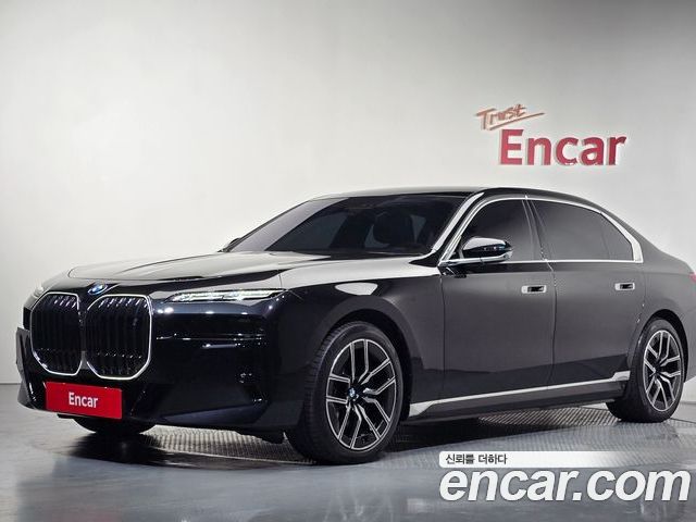 BMW i7 2025