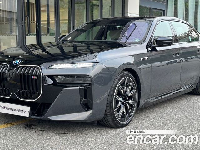 BMW i7 2024