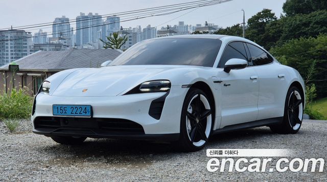 Porsche Taycan 2021