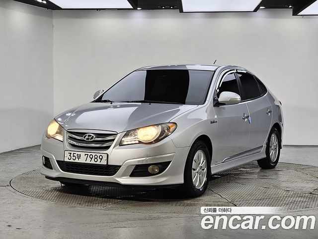 Hyundai AVANTE 2012