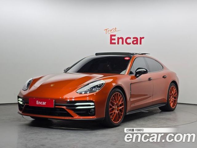 Porsche Panamera 2021