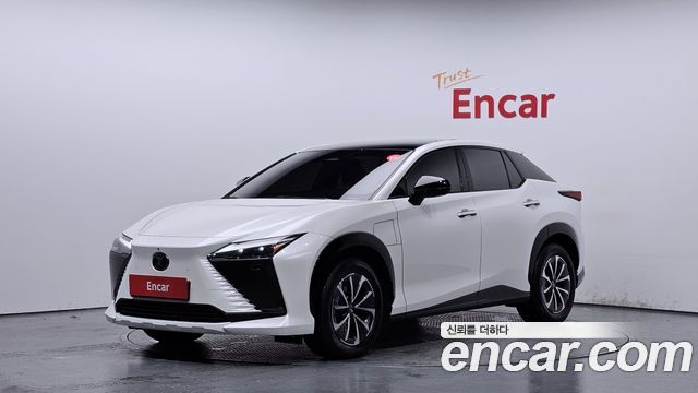 Lexus RZ 2023