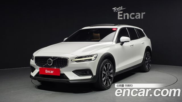 Volvo V60 2022