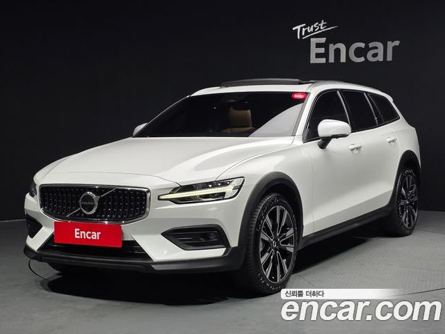 Volvo V60 2022