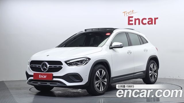 Mercedes-Benz GLA-Class 2021
