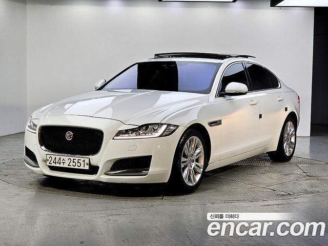 Jaguar XF 2016