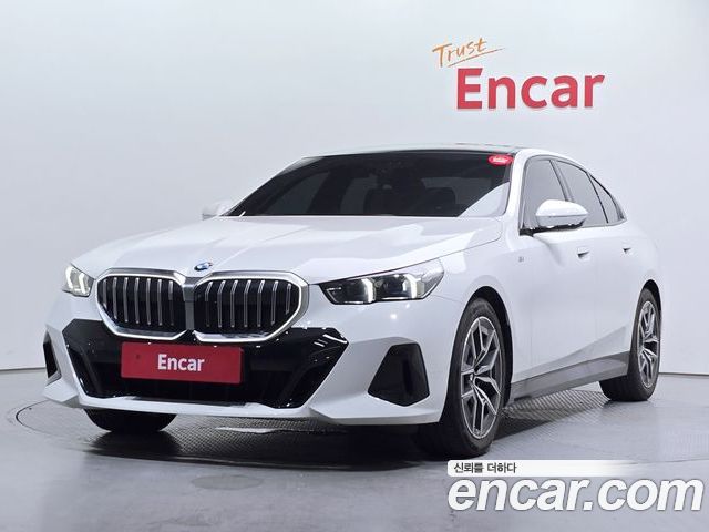 BMW 5-Series 2024
