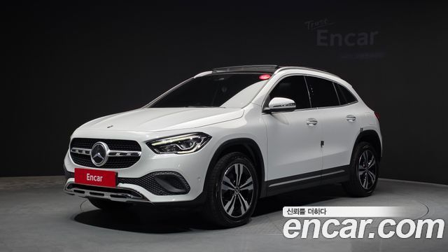 Mercedes-Benz GLA-Class 2021