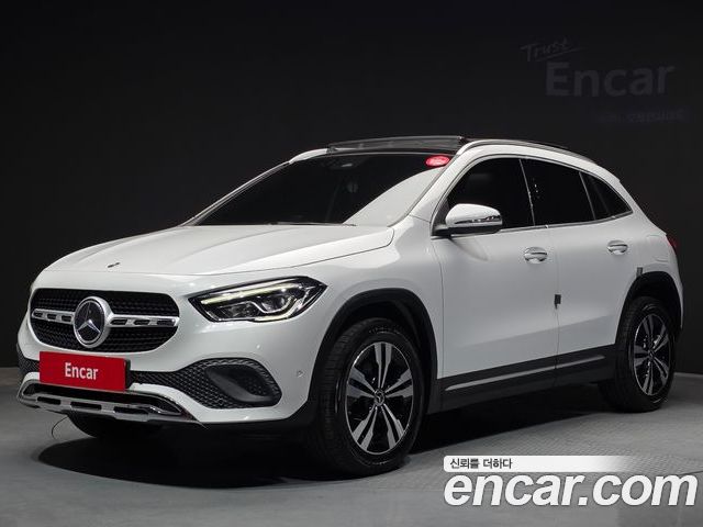 Mercedes-Benz GLA-Class 2021