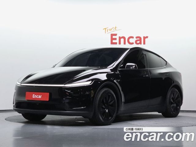 Tesla Model Y 2025
