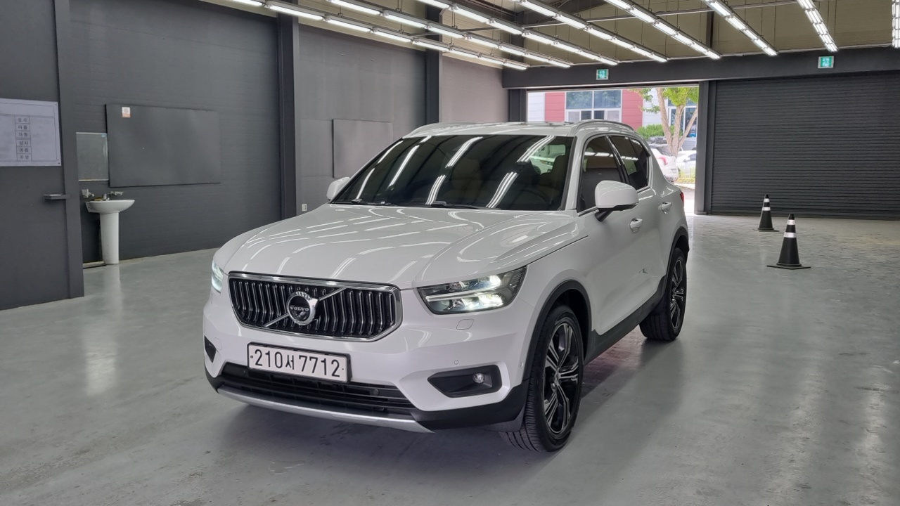Volvo XC40 2021