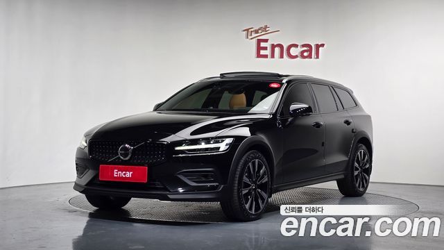 Volvo V60 2023