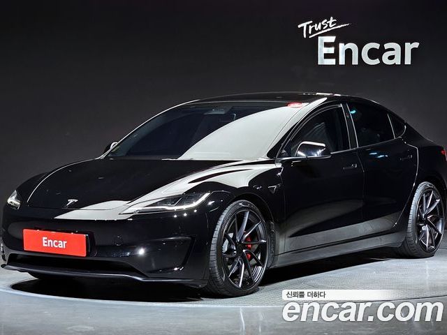 Tesla Model 3 2024