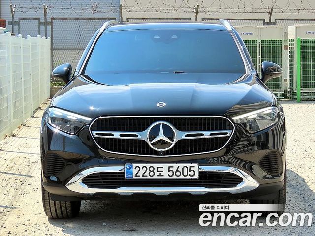 Mercedes-Benz GLC-Class 2025