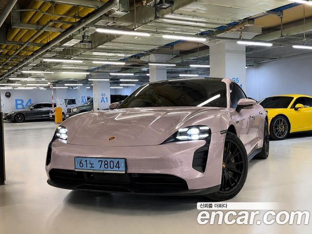 Porsche Taycan 2022