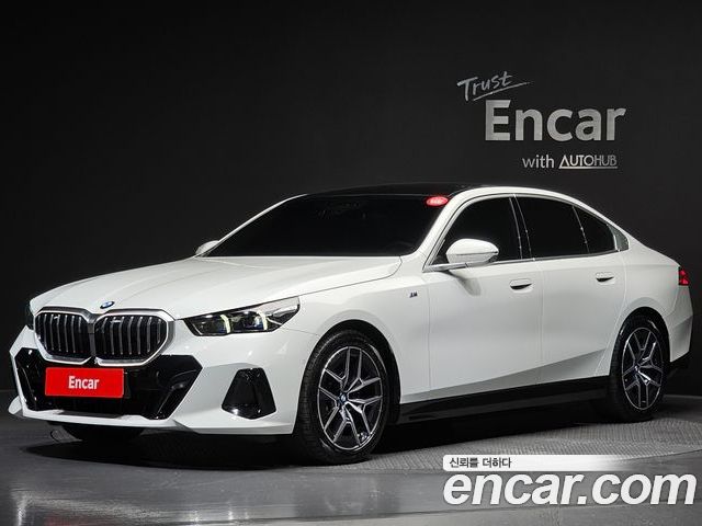 BMW 5-Series 2024