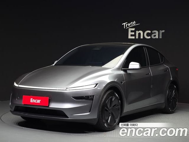 Tesla Model Y 2025