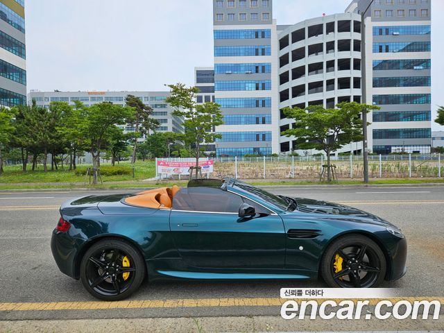 Astonmartin Vantage 2016