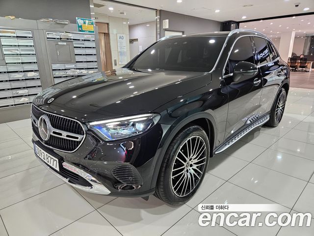 Mercedes-Benz GLC-Class 2023