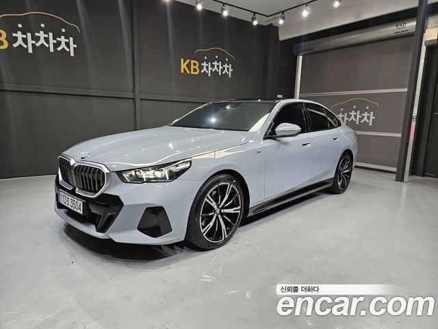 BMW 5-Series 2025
