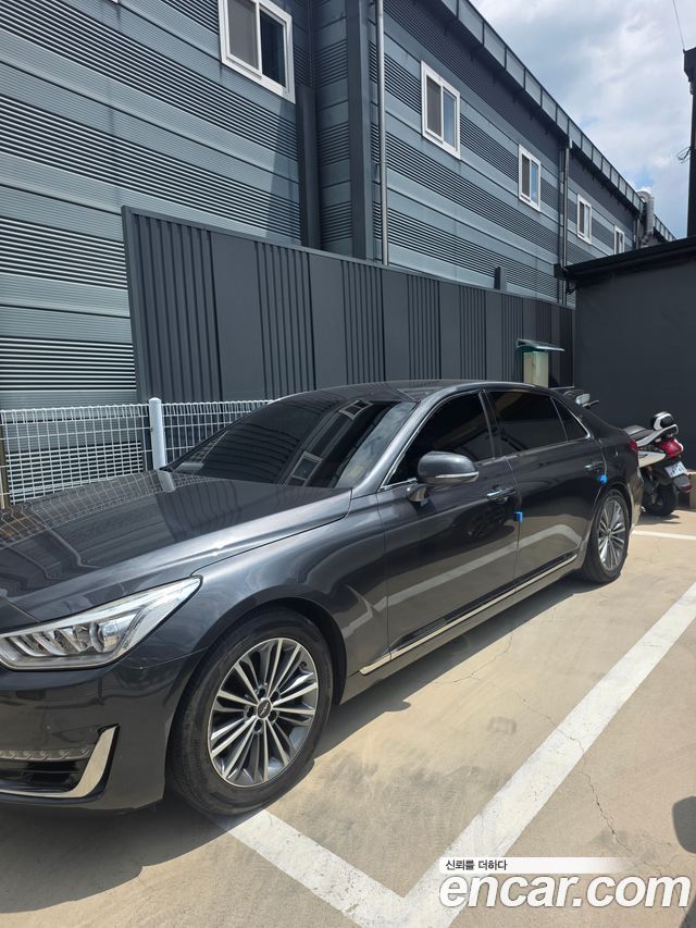 Genesis EQ900 2018