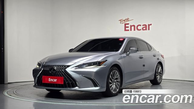 Lexus ES 2023