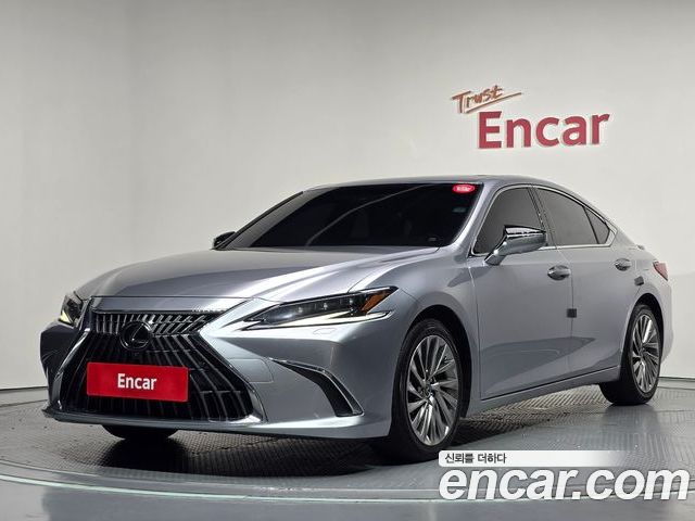 Lexus ES 2023