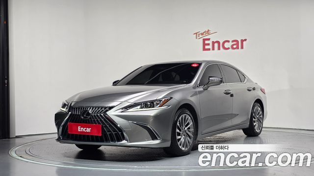 Lexus ES 2024
