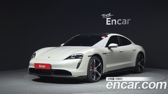Porsche Taycan 2022