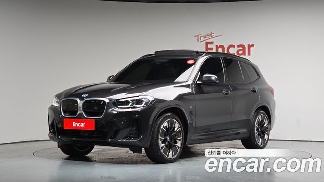 BMW iX3 2025