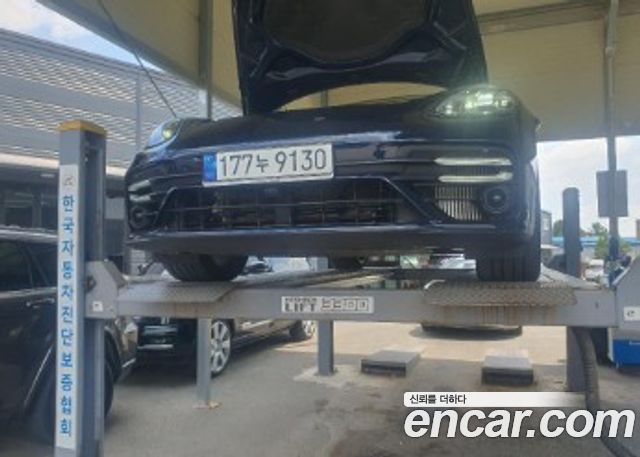 Porsche Panamera 2023