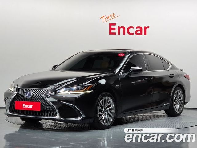 Lexus ES 2021
