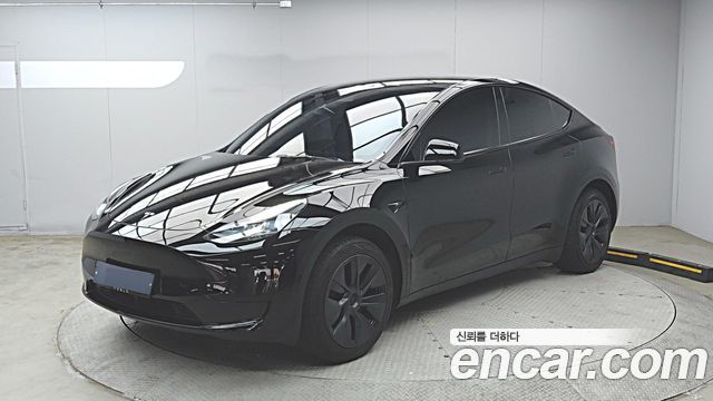 Tesla Model Y 2025