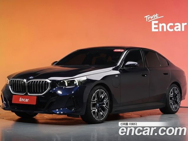 BMW 5-Series 2024