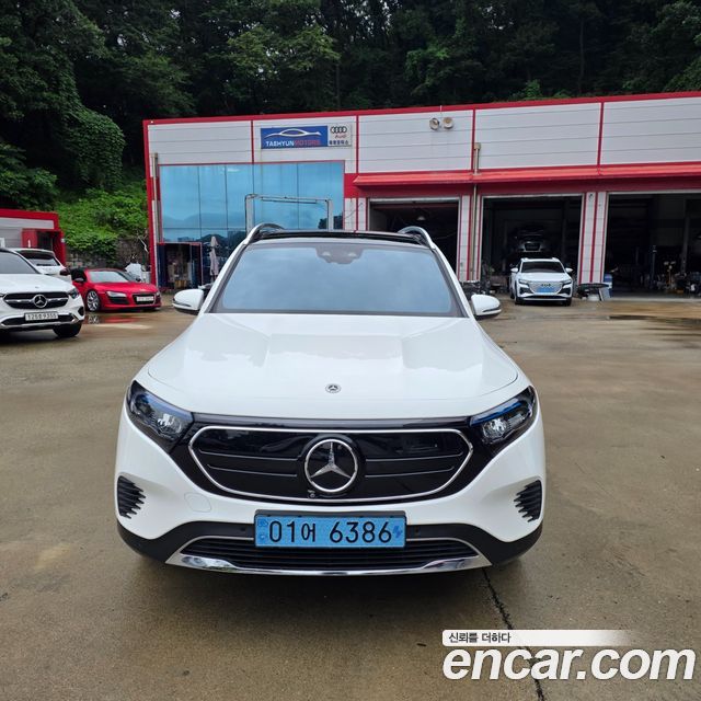 Mercedes-Benz EQB 2024
