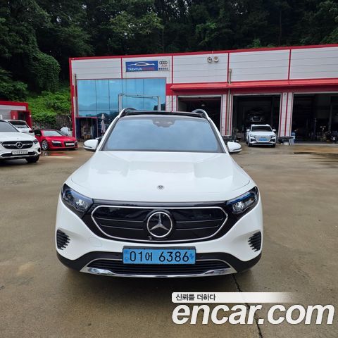 Mercedes-Benz EQB 2024